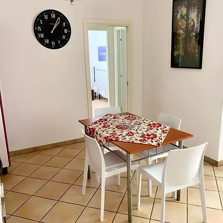 Casa Di Mirko アパート